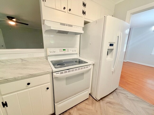 Photo - 614 Walker St