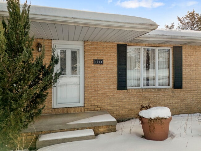 Photo - 1914 Raber Rd