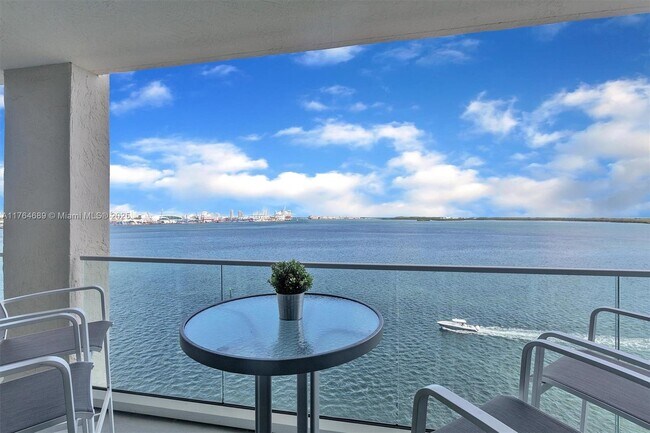 Photo - 800 Claughton Island Dr