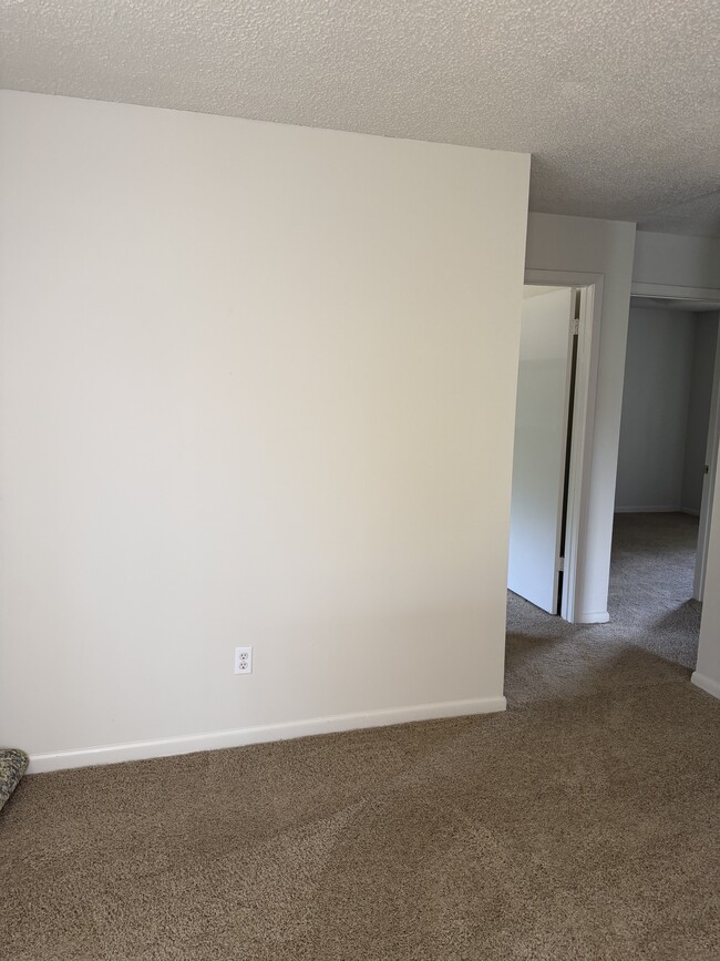 Photo - 2200 Holmes St