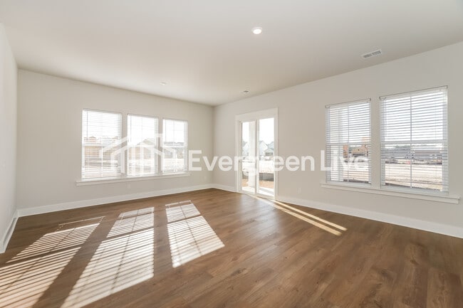 Photo - 131 Bloomsbury St