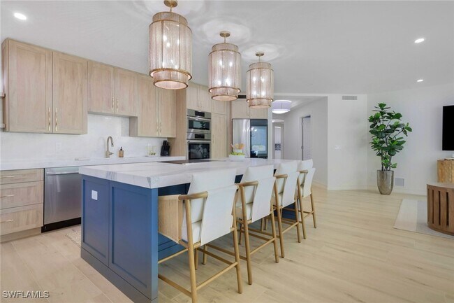 Photo - 2728 Tiburon Blvd E Unidad 302