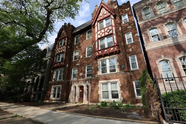 Building Photo - 2129 N Dayton