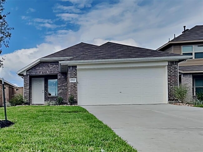 Photo - 17512 Grand Fir Ln House