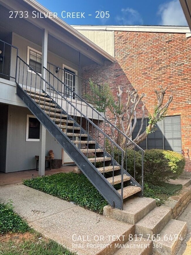 Photo - 2733 Silver Creek Dr