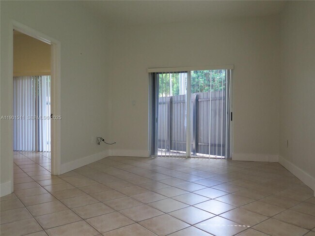 Photo - 1918 Brickell Ave Unidad 101