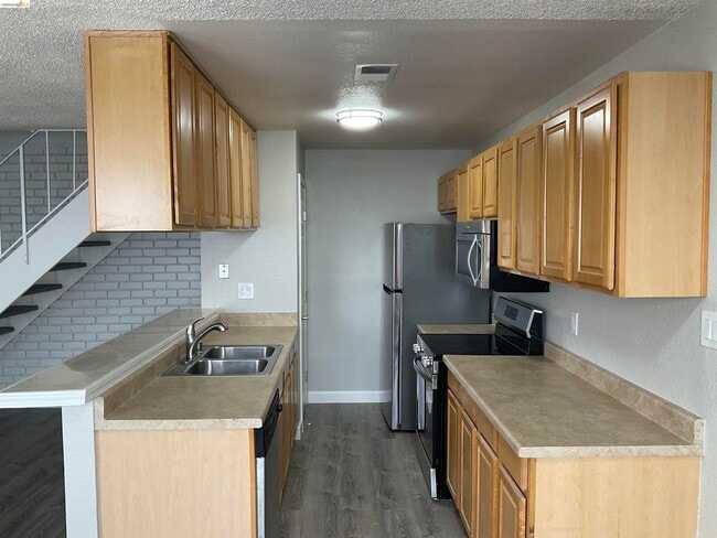 Photo - 1202 Sycamore Dr