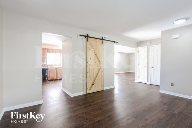 Photo - 2814 Rothe Ln