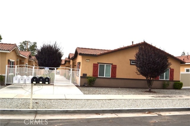 Photo - 147 E 5th St Apartamento Unidad C