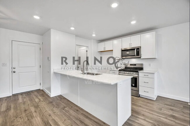 Photo - 880 N Herman Dr