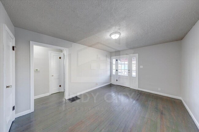 Photo - 3539 Prospect St