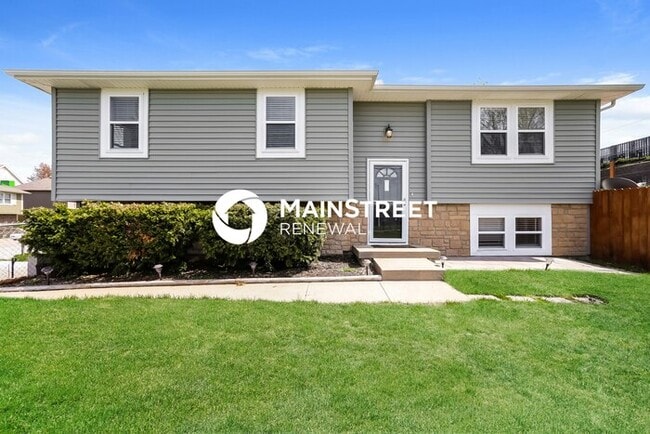 Building Photo - 3 Bedroom Pet-Friendly Home in KANSAS CITY, KS with Main Street Renewal