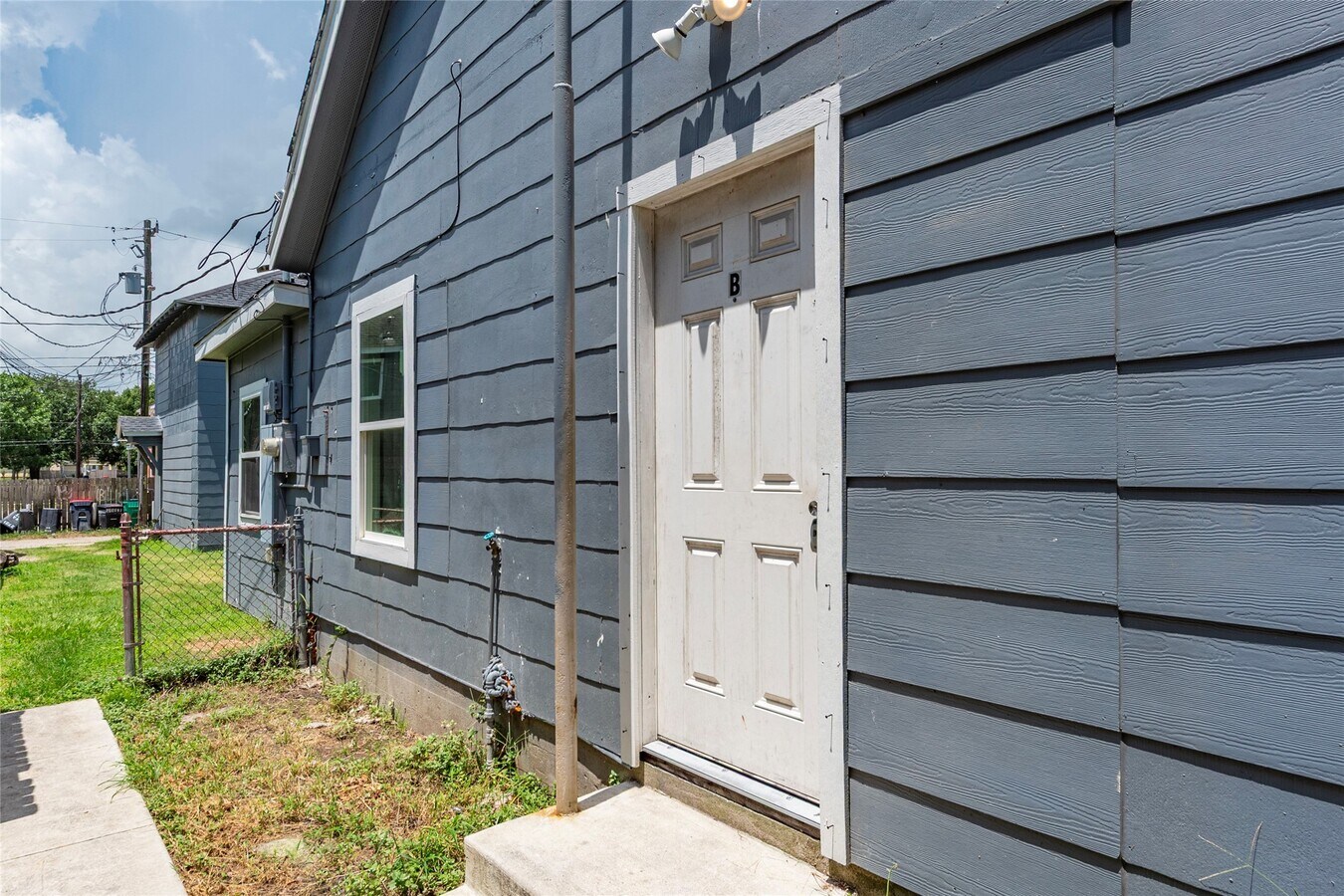 Photo - 2801 Virginia St