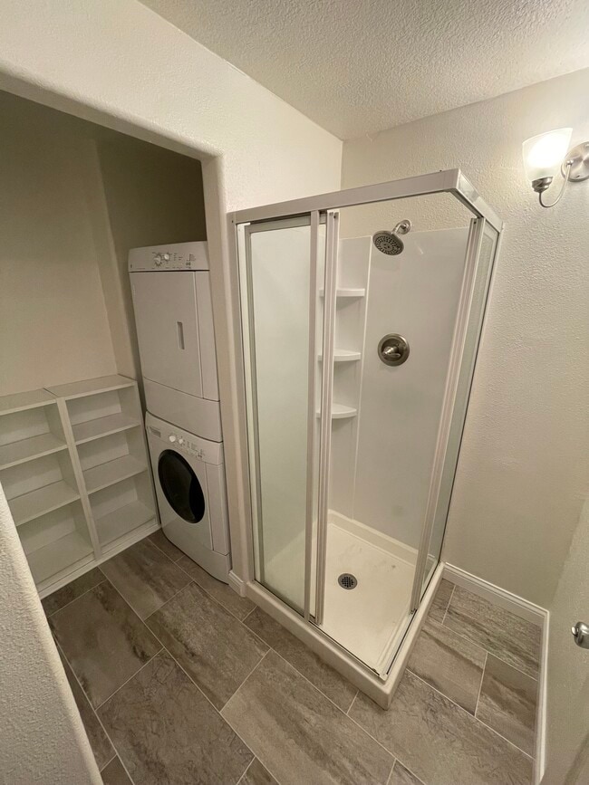 downstairs bathroom - 4368 Imperial Dr