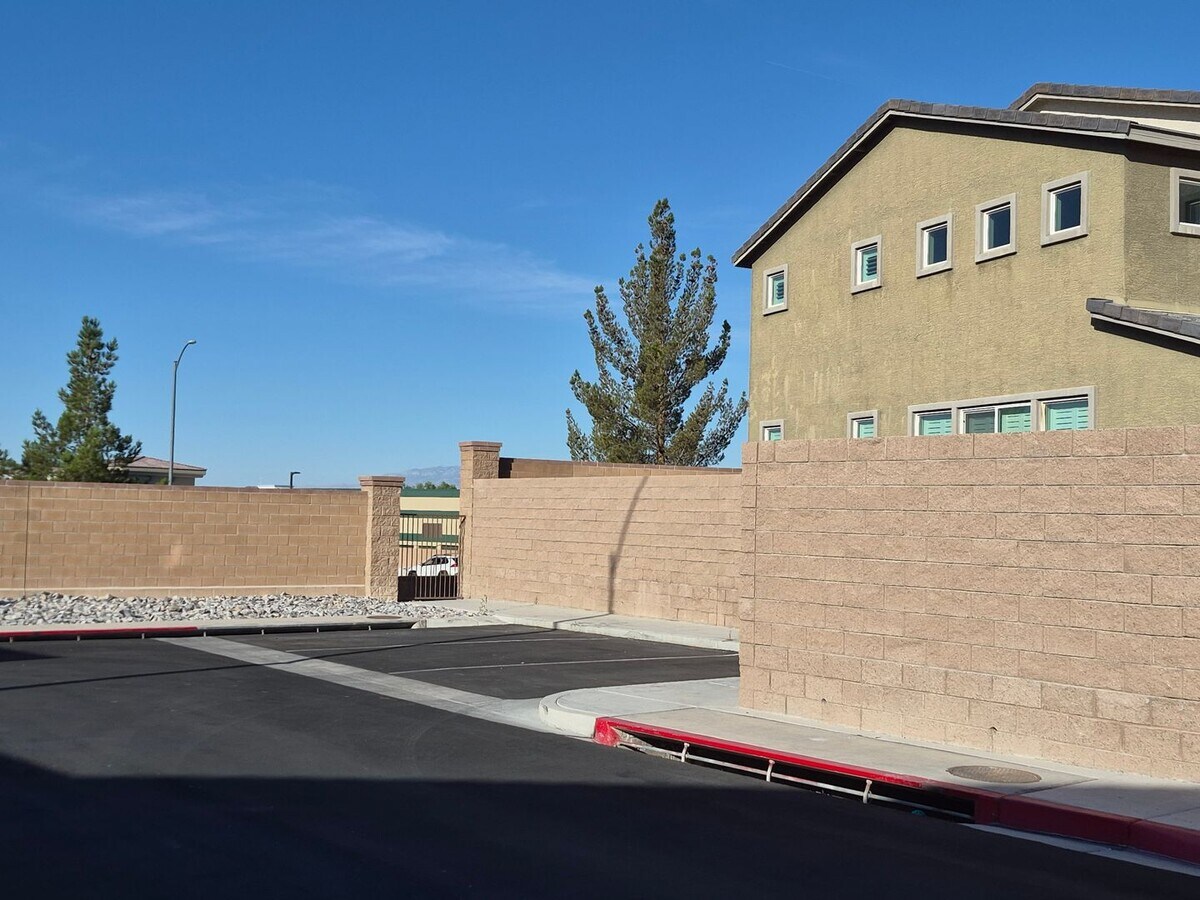 Photo - NW 4 bed 3 full bath Gated