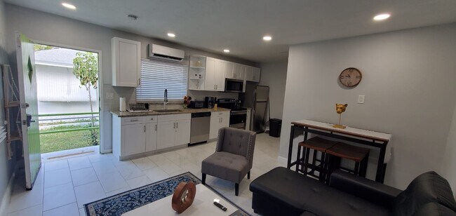 430 NE 1st Ave. Unit 430 A
