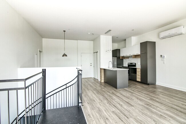 Photo - 9675 Av. Papineau Unit 501