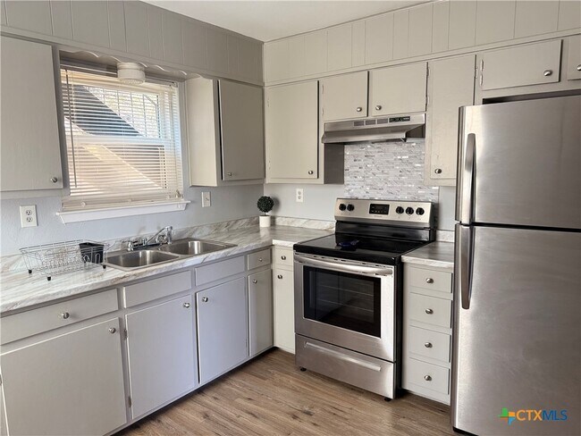 Photo - 1302 Brown Dr