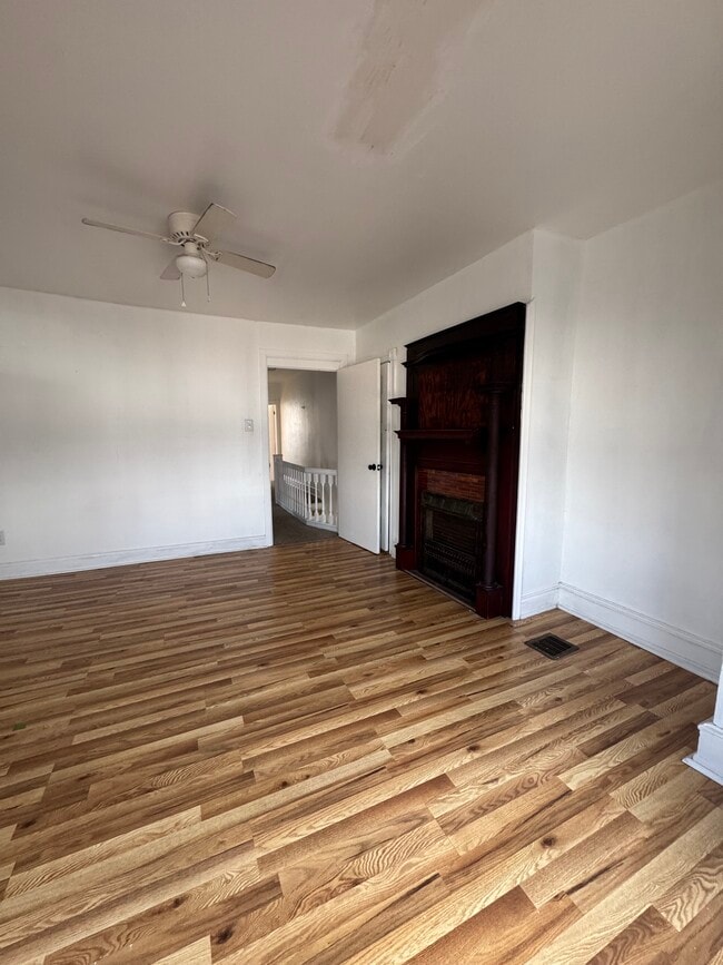 Photo - 5524 Locust St