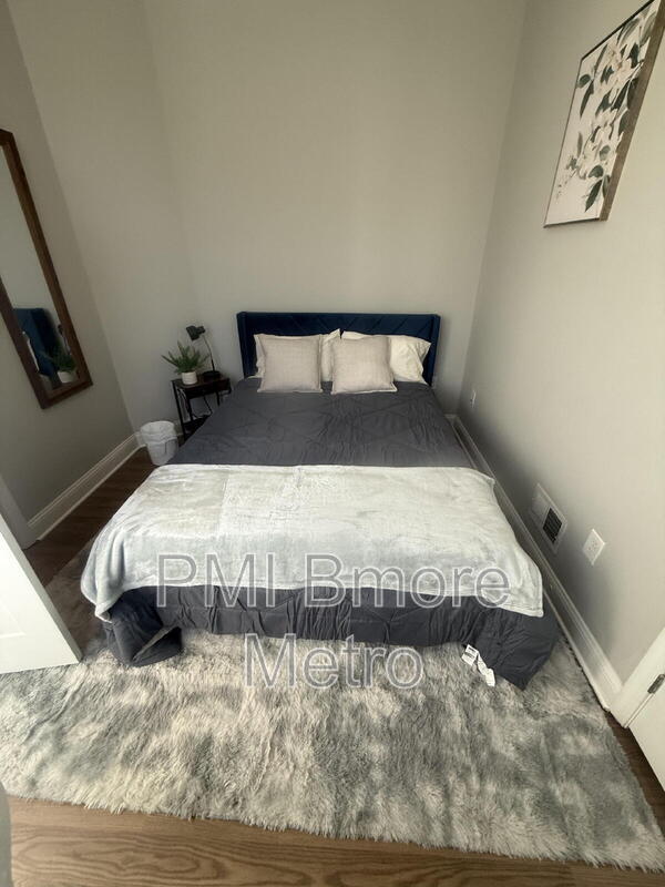 Photo - 17 E 21st St