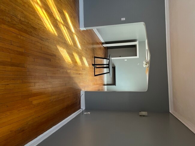 Photo - 1243 W 96th St