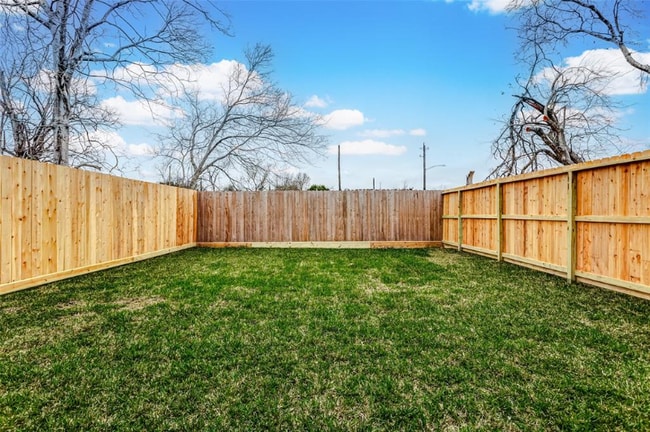 Photo - 8006 Sunbury St