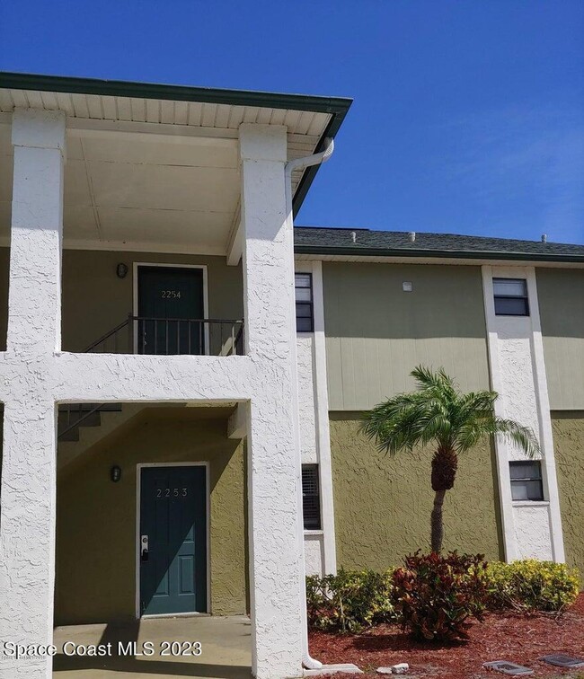 Building Photo - 2253 Flower Tree Cir