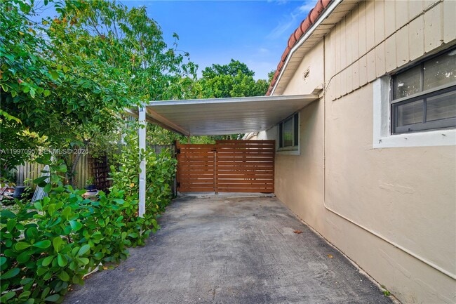 Photo - 1181 NE 160th St Unidad 0