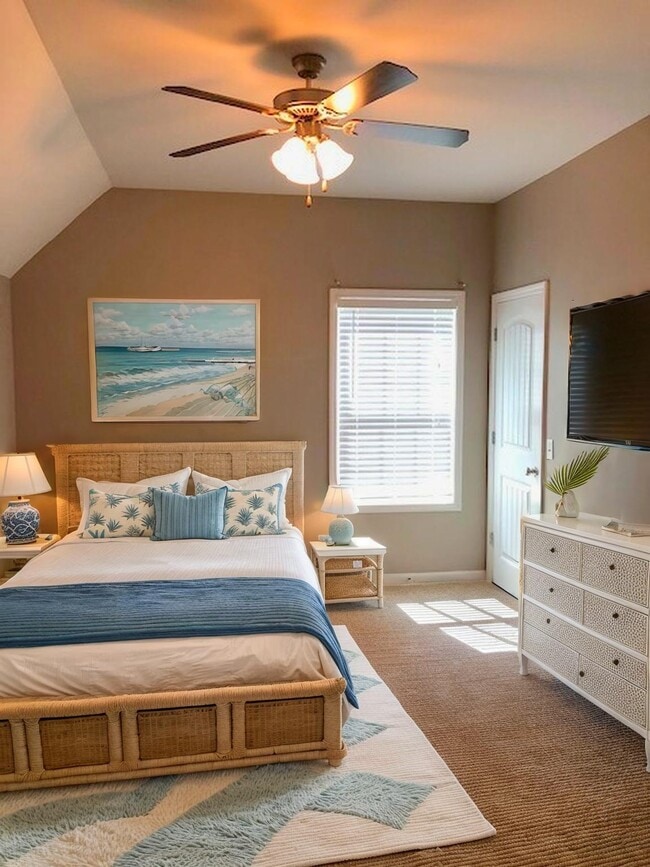 Photo - 136 Herschel Dr