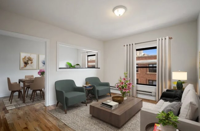 Photo - 812 W Waveland Ave