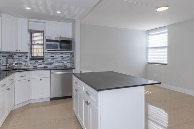 Photo - 20291 NE 30th Ave Unit PH08