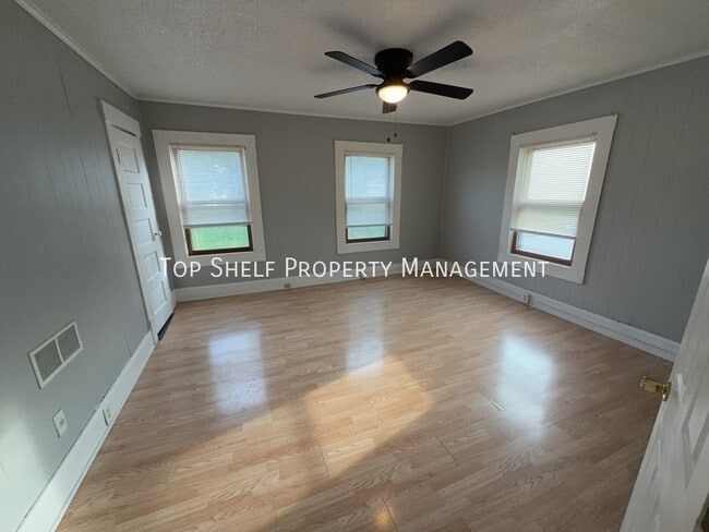 Photo - 1215 Guthrie Ave