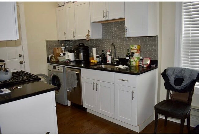 Photo - 3817 N Greenview Ave Unit 3W