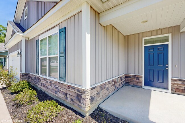 Photo - 200 Red Maple Lp