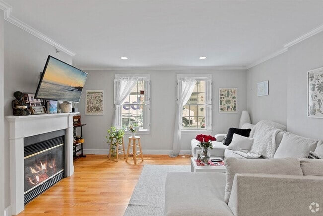 Building Photo - 57 Bartlett St Unit 3 Rental