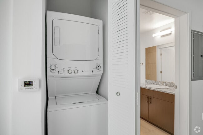 2 HAB, 2 BA - 870 ft² - Palm Beach Preserve