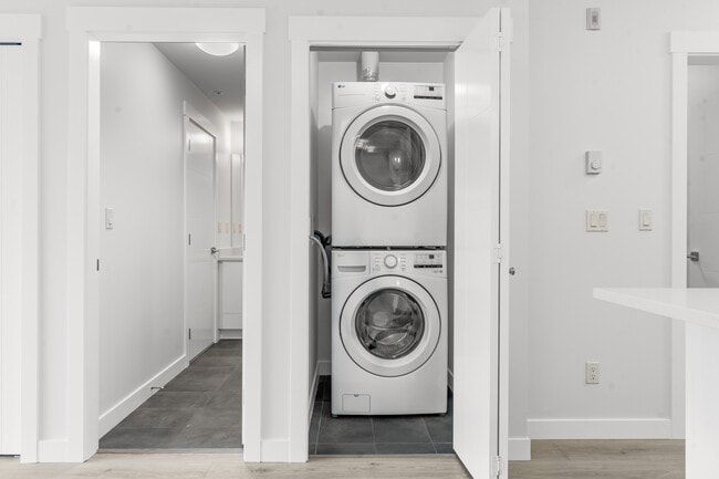 Photo - 33886-33886 Pine St