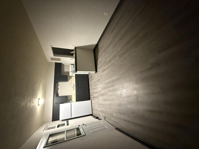 Photo - 212 Davis St