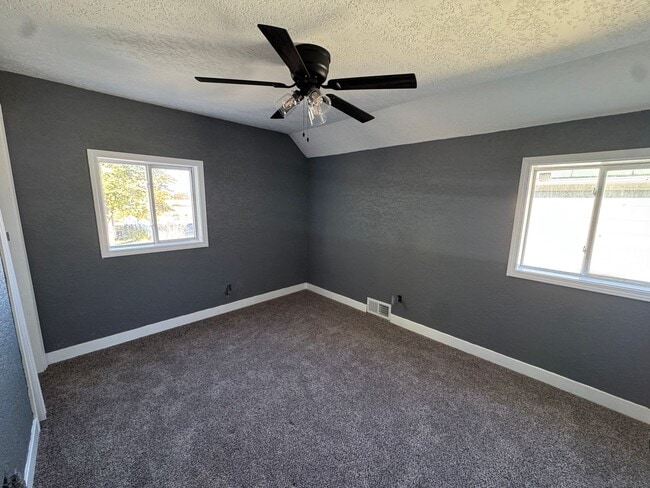 Photo - Affordable Spacious Home for your Family!