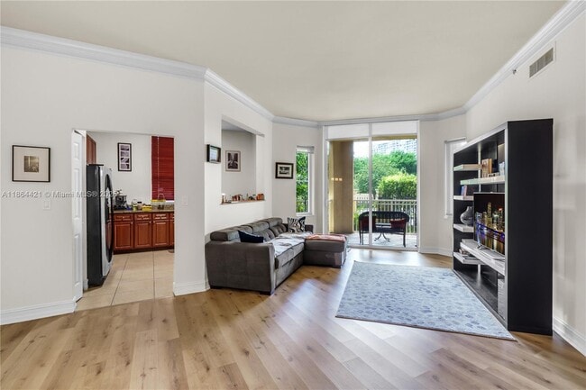 Photo - 3001 NE 185th St Unidad 135 Rental