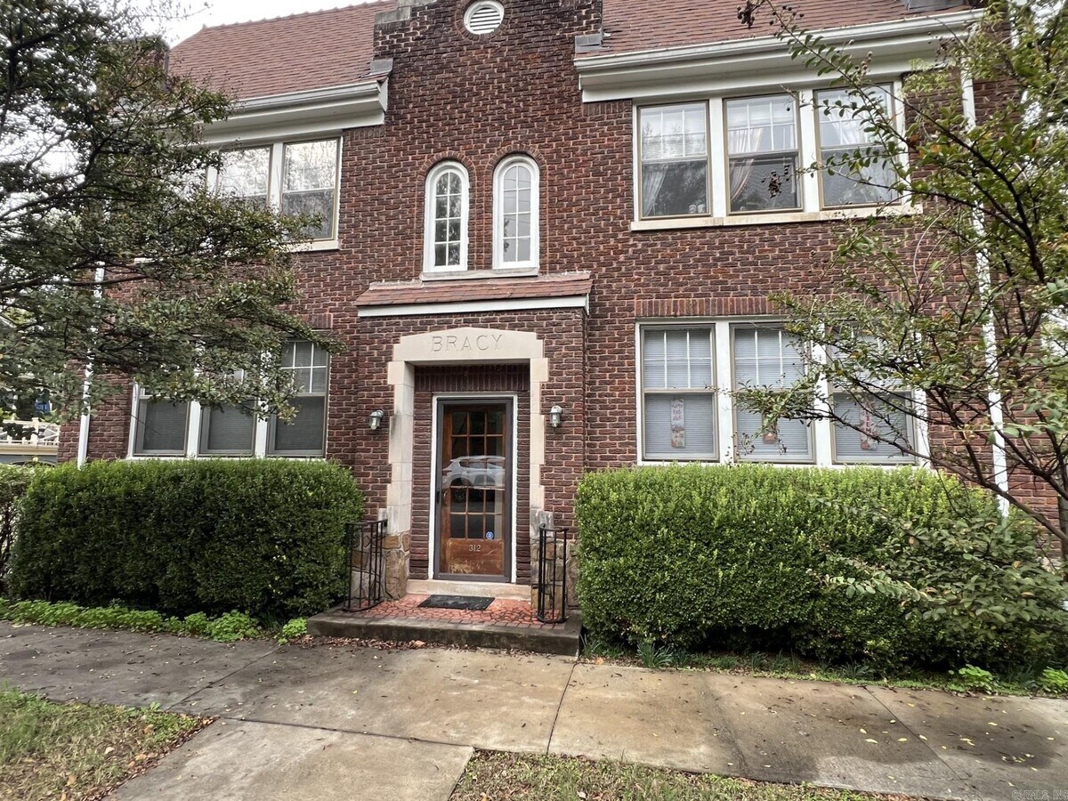 Photo - 312 W 16th St Townhome