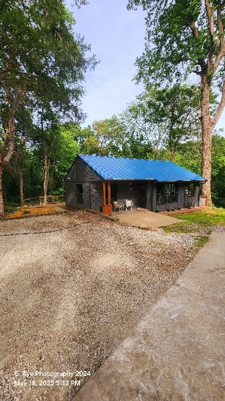15 Edwards Ln
