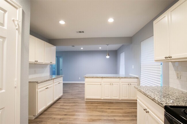 Photo - 4130 Galesburg St