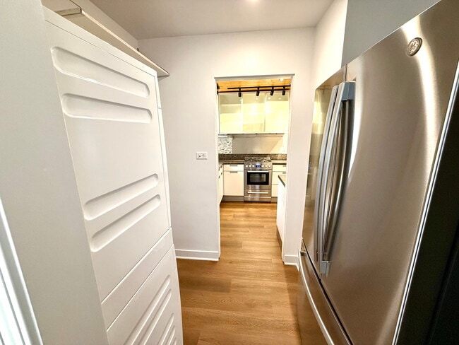 Photo - 521 N Oak St