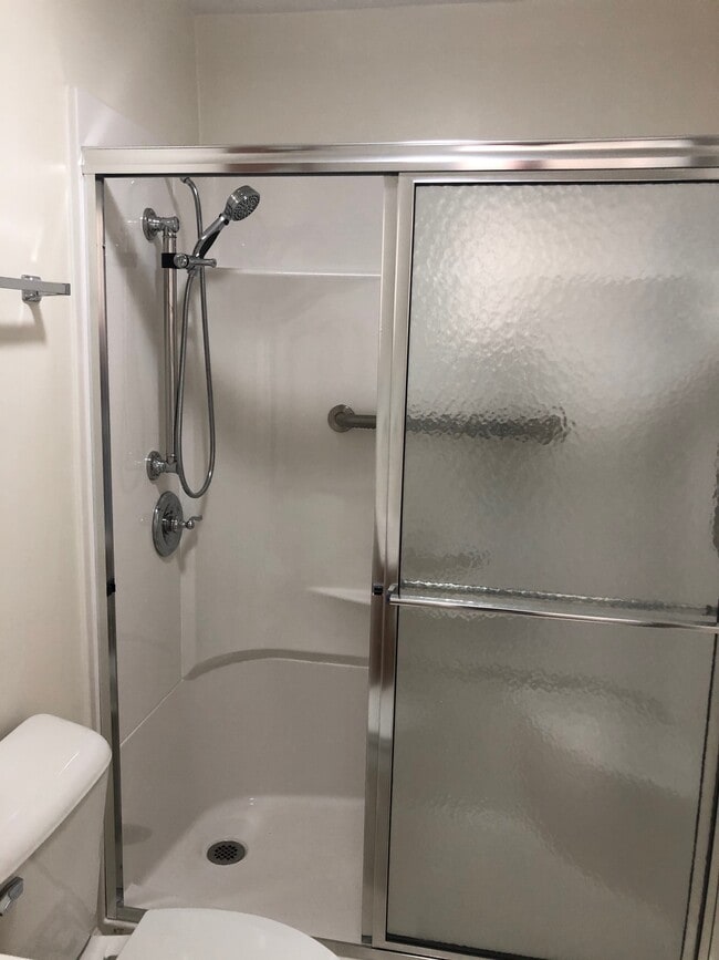 Photo - 101 Colonial Oaks Dr