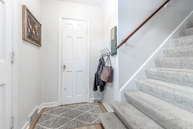 Photo - 3 Lakeview Dr