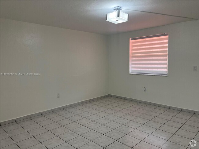 Building Photo - 4655 Palm Ave Unit 107 Rental