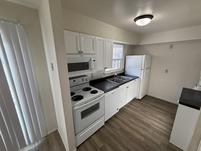 Photo - 604 Manor Dr