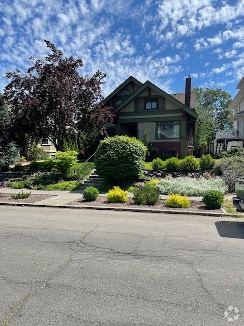 Building Photo - 317 W 18th Ave Unit Manito Park 4-Plex Rental