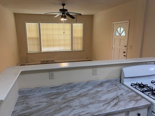 Photo - 913 F St Unidad 913 F St #1